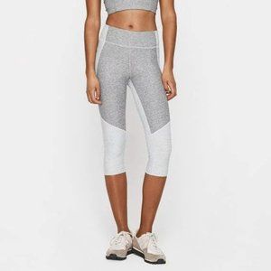 Outdoor Voices Two-Tone Kneecap Leggings in Dove & Ash - Sz M